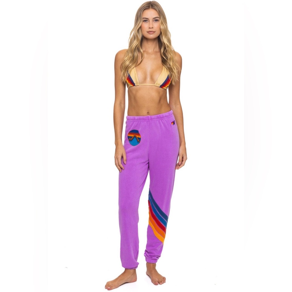 AVIATOR NATION NWT ALL SEASONS CIRCLE CHEVRON
SWEATPANTS - NEON PURPLE, XS $165